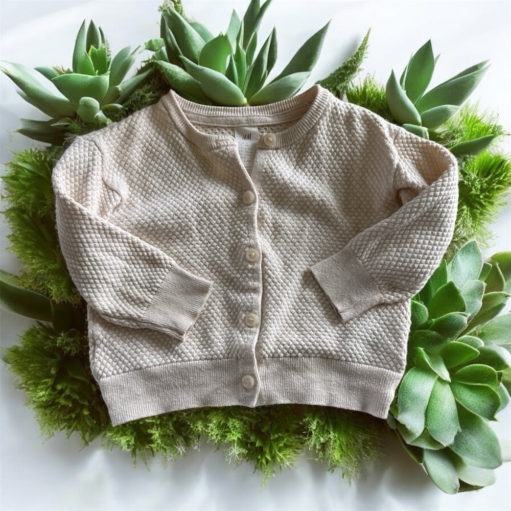 🌺🥮H&M Cream Textured Cardigan